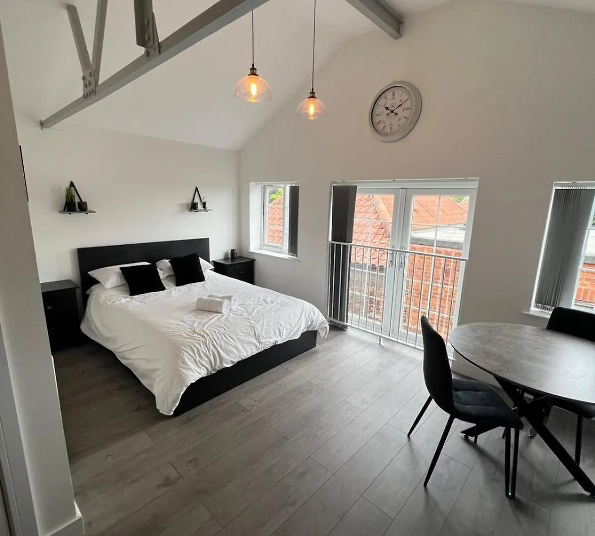 Central Hedon Modern Apartment