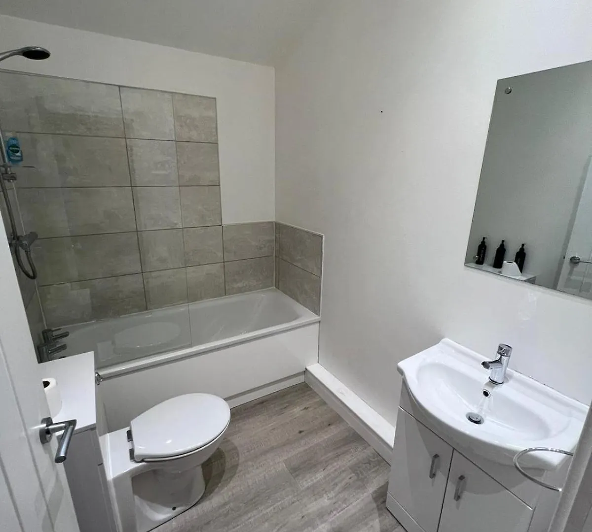 Central Hedon Modern Apartment