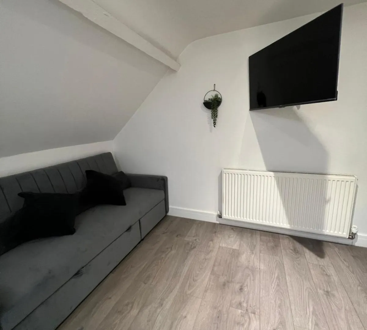 Central Hedon Modern Apartment